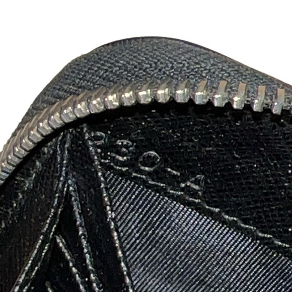 PRADA zip wallet - Picture 6 of 8